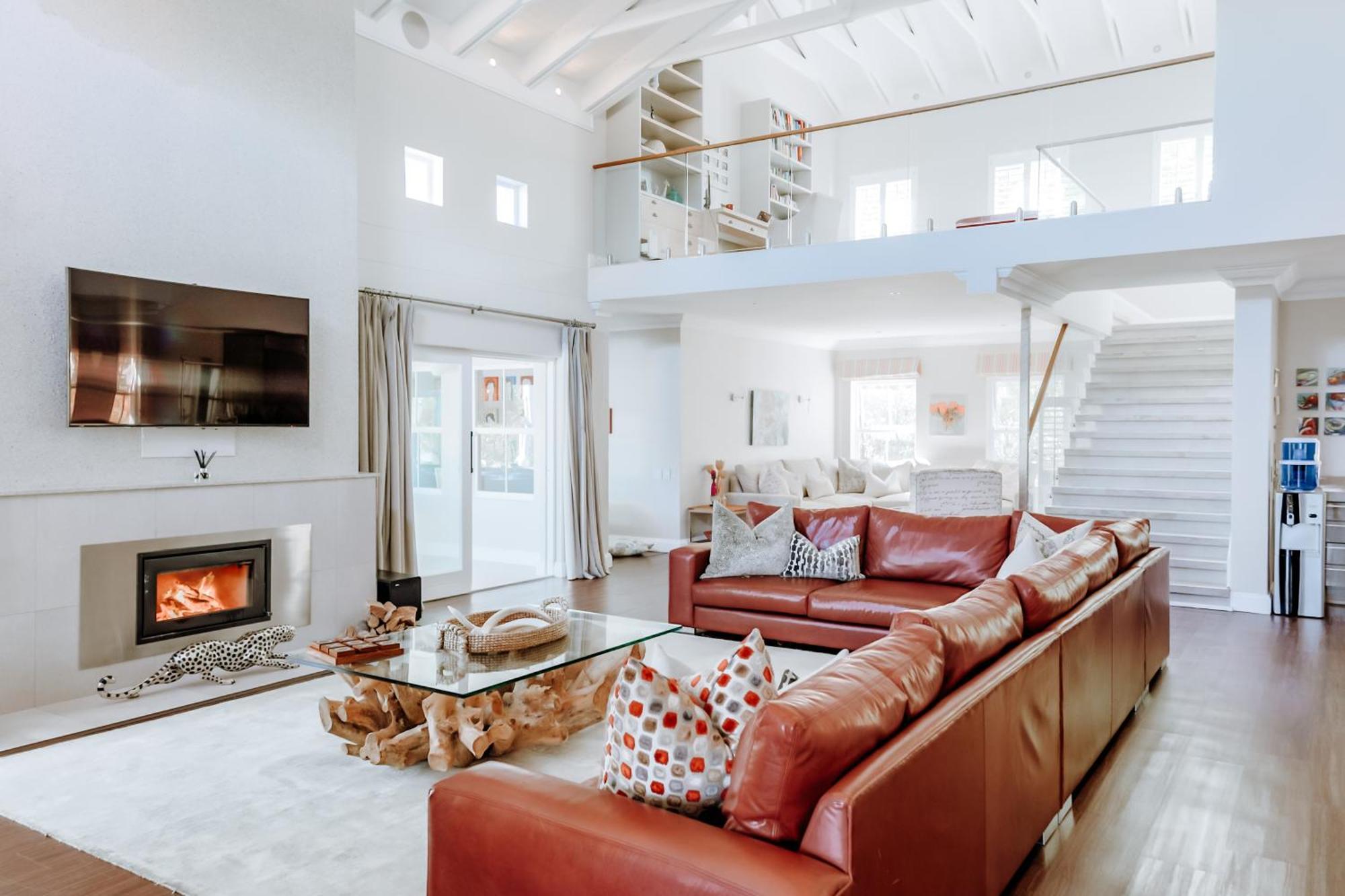 Luxe Family Home With Solar Power In Secure Hout Bay Estate Kapstaden Exteriör bild