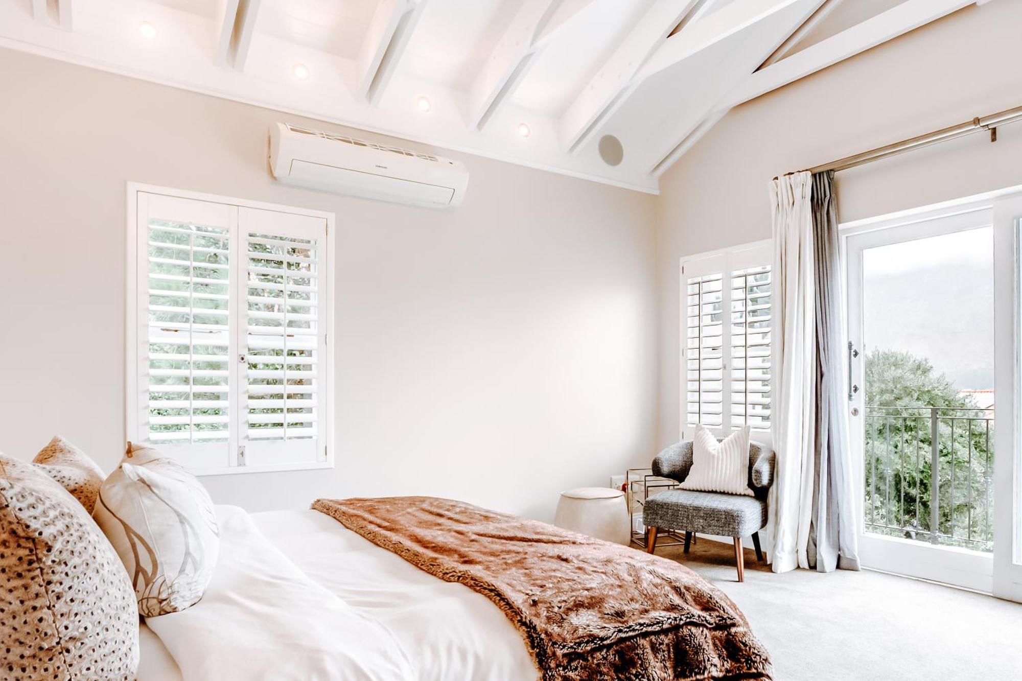 Luxe Family Home With Solar Power In Secure Hout Bay Estate Kapstaden Exteriör bild